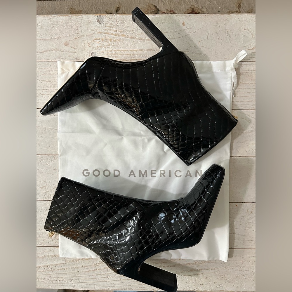 Good American Heel Boot Crocodile Embossed Patent Leather Size 13